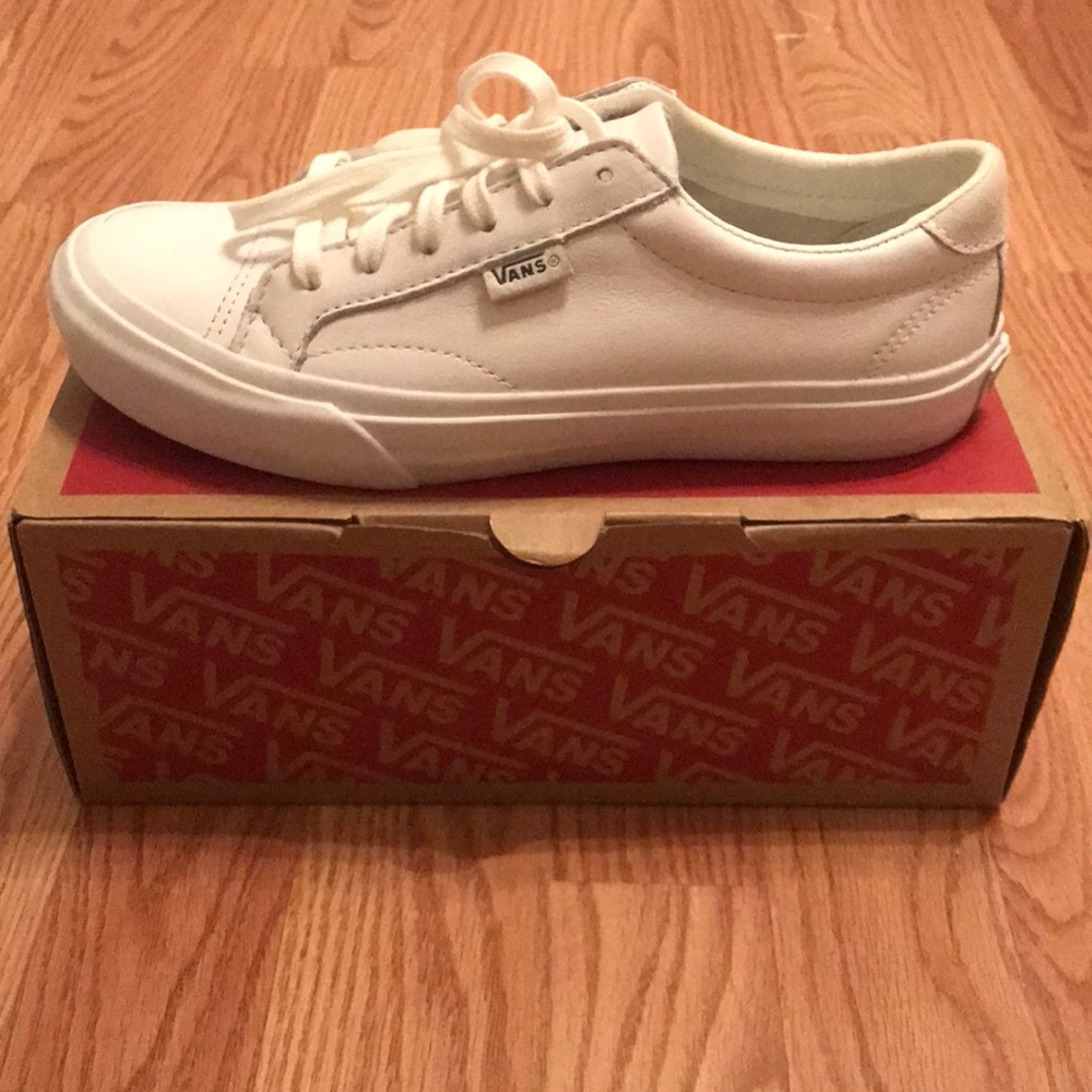 Vans Court leather shoes